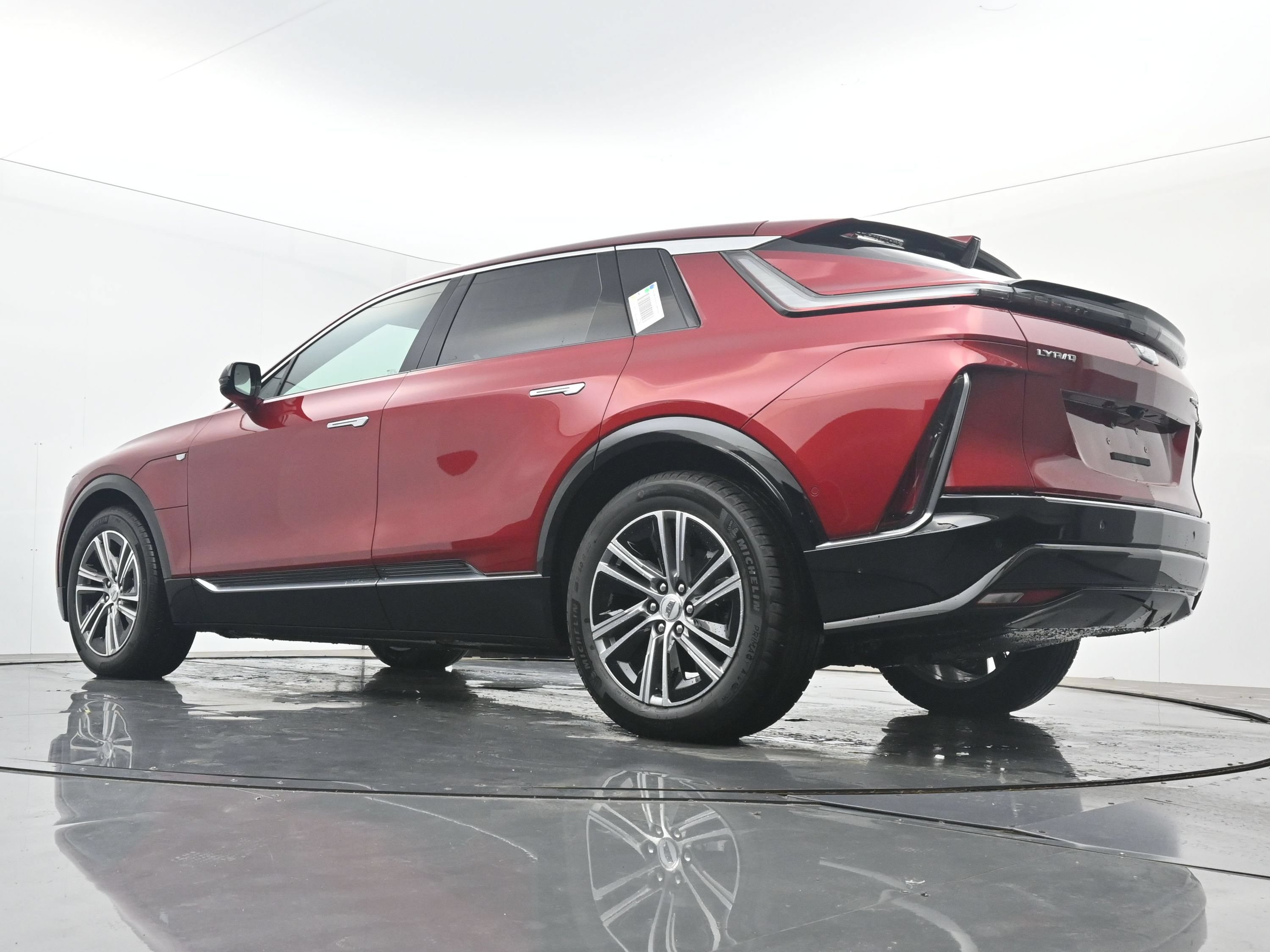 New 2026 Cadillac Lyriq Luxury w/ LPO, Floor Liner Package AWD/4WD image 17