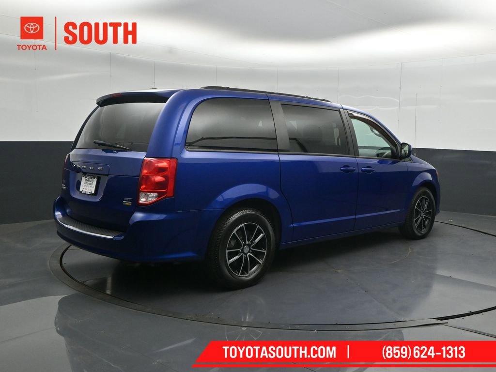 Used 2019 Dodge Grand Caravan GT FWD image 2