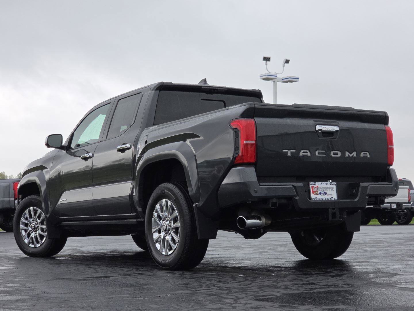 Used 2024 Toyota Tacoma Limited w/ Limited Package (LT) AWD/4WD image 14