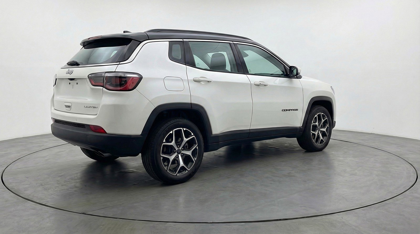 Used 2025 Jeep Compass Limited image 9