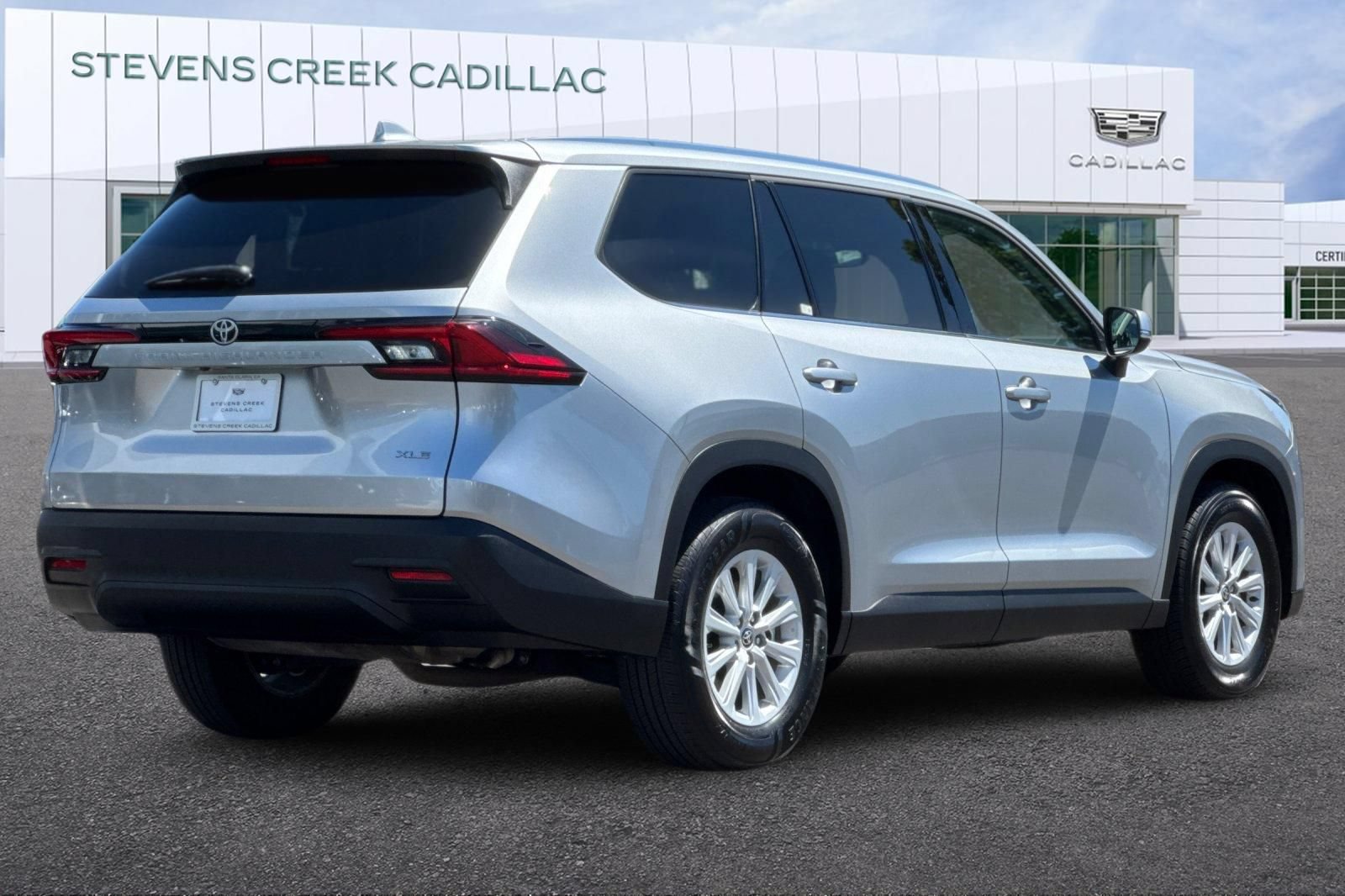 Used 2025 Toyota Grand Highlander FWD image 3