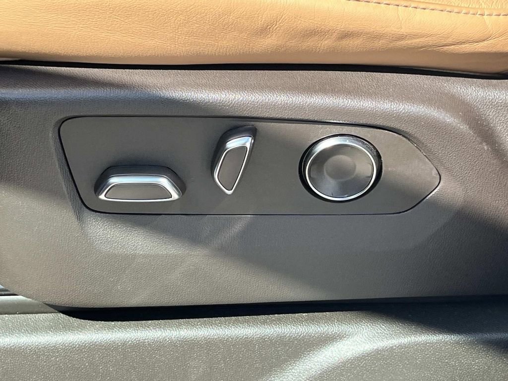 Certified 2024 Cadillac Escalade Premium Luxury w/ Performance Package image 27