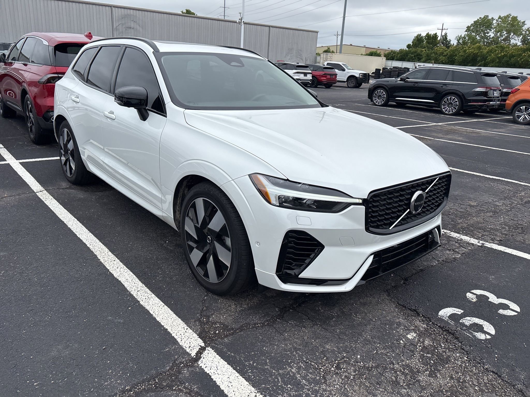 Used 2025 Volvo XC60 T8 Ultra w/ Protection Package Premier image 3