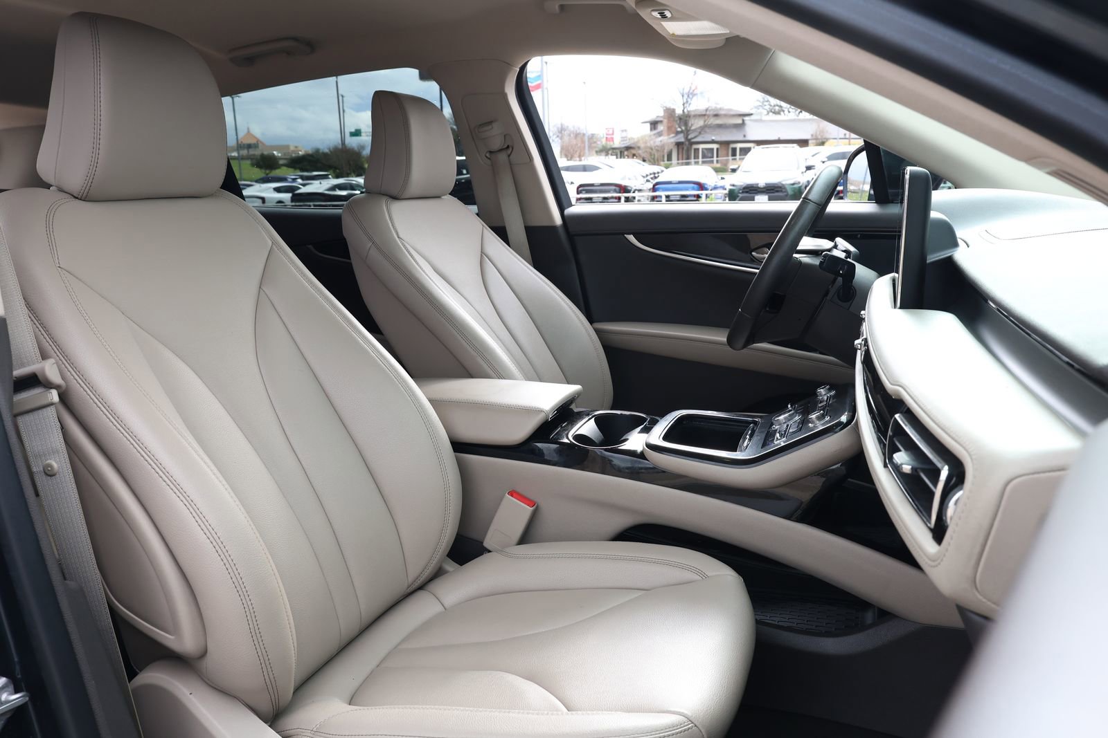 Used 2023 Lincoln Nautilus FWD w/ Premium Package image 31