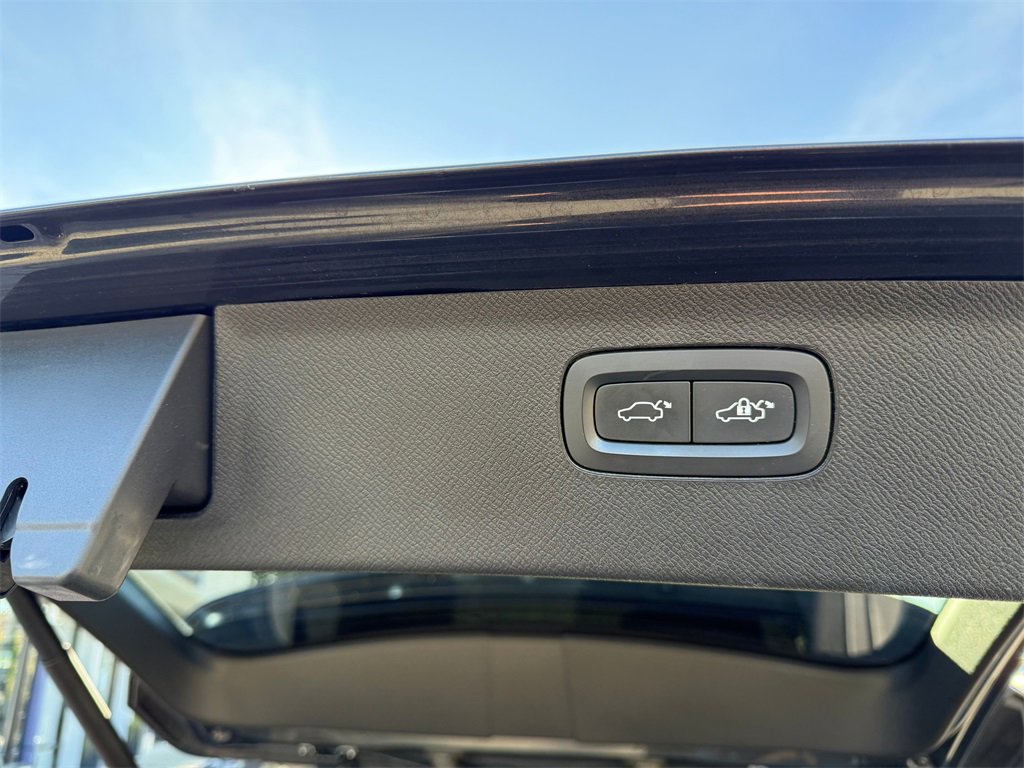 Used 2022 Volvo XC90 T8 Inscription w/ Advanced Package image 31