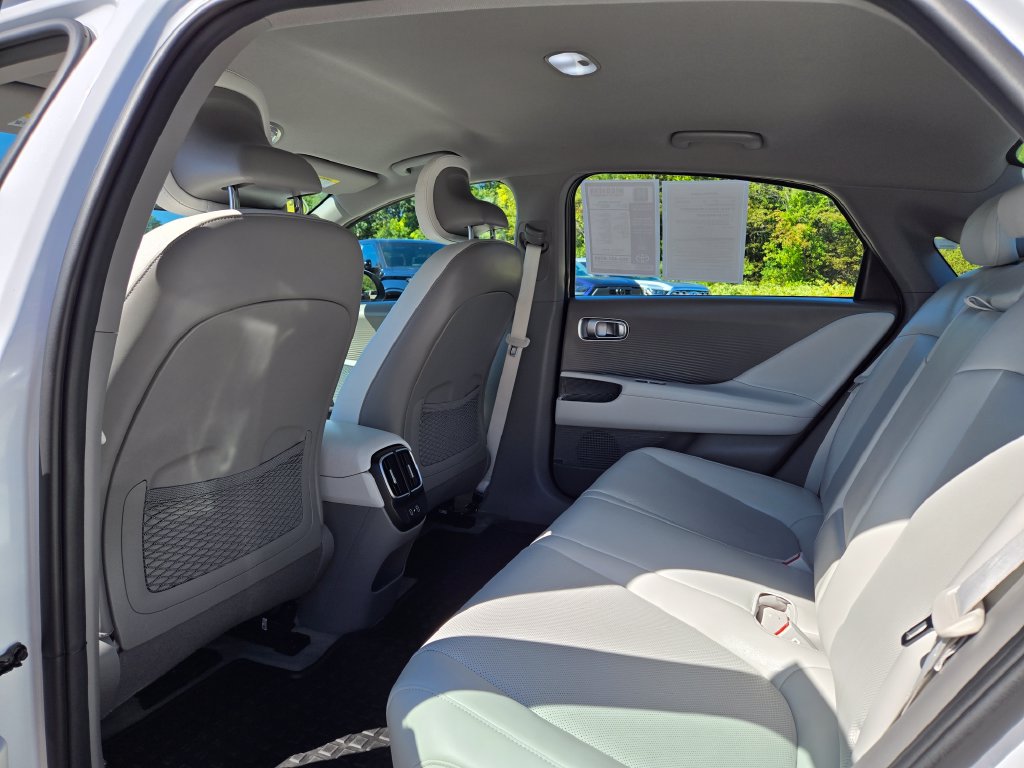 Used 2023 Hyundai Ioniq 6 SEL AWD/4WD image 15