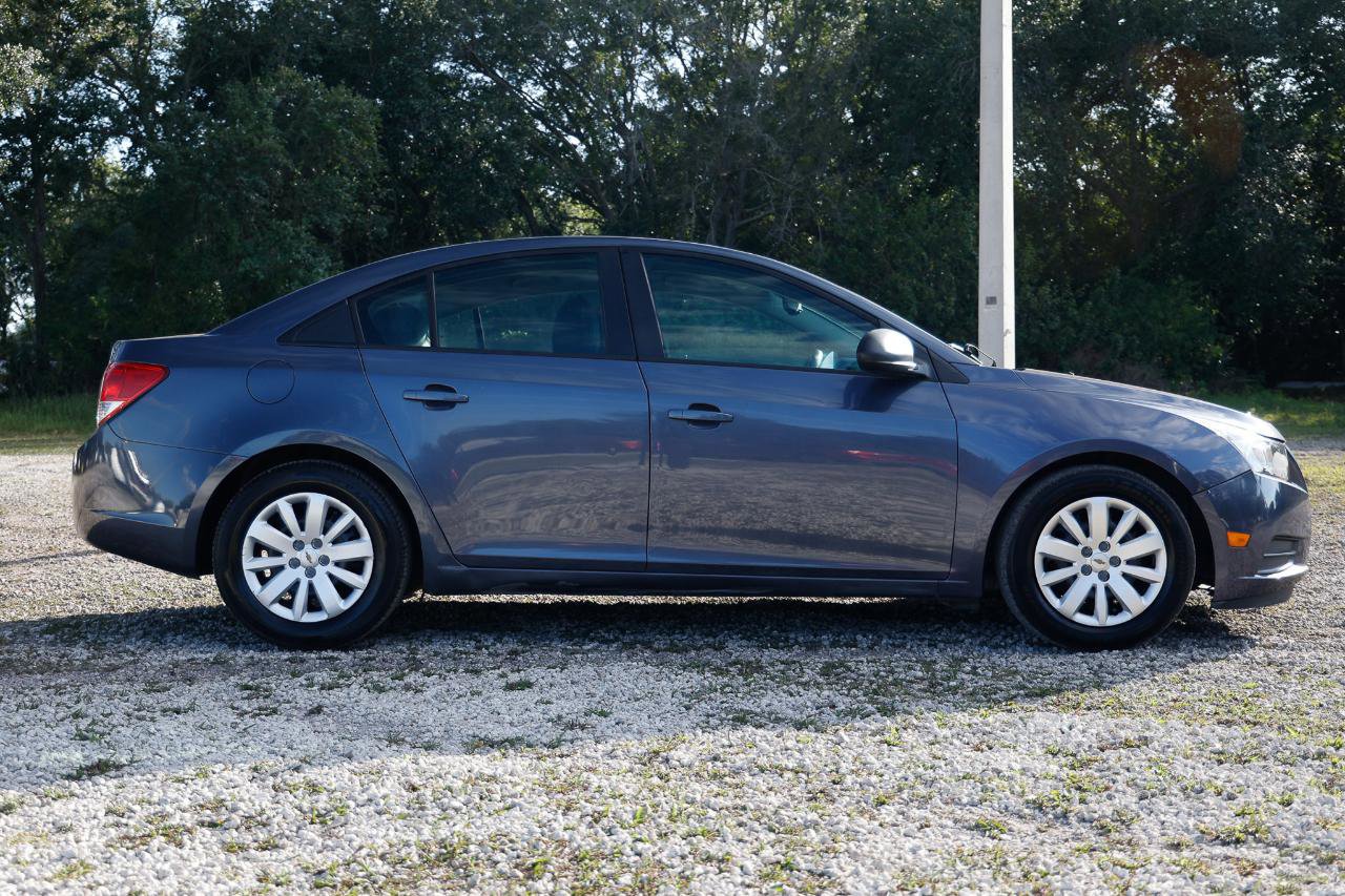 Used 2014 Chevrolet Cruze LS FWD image 13