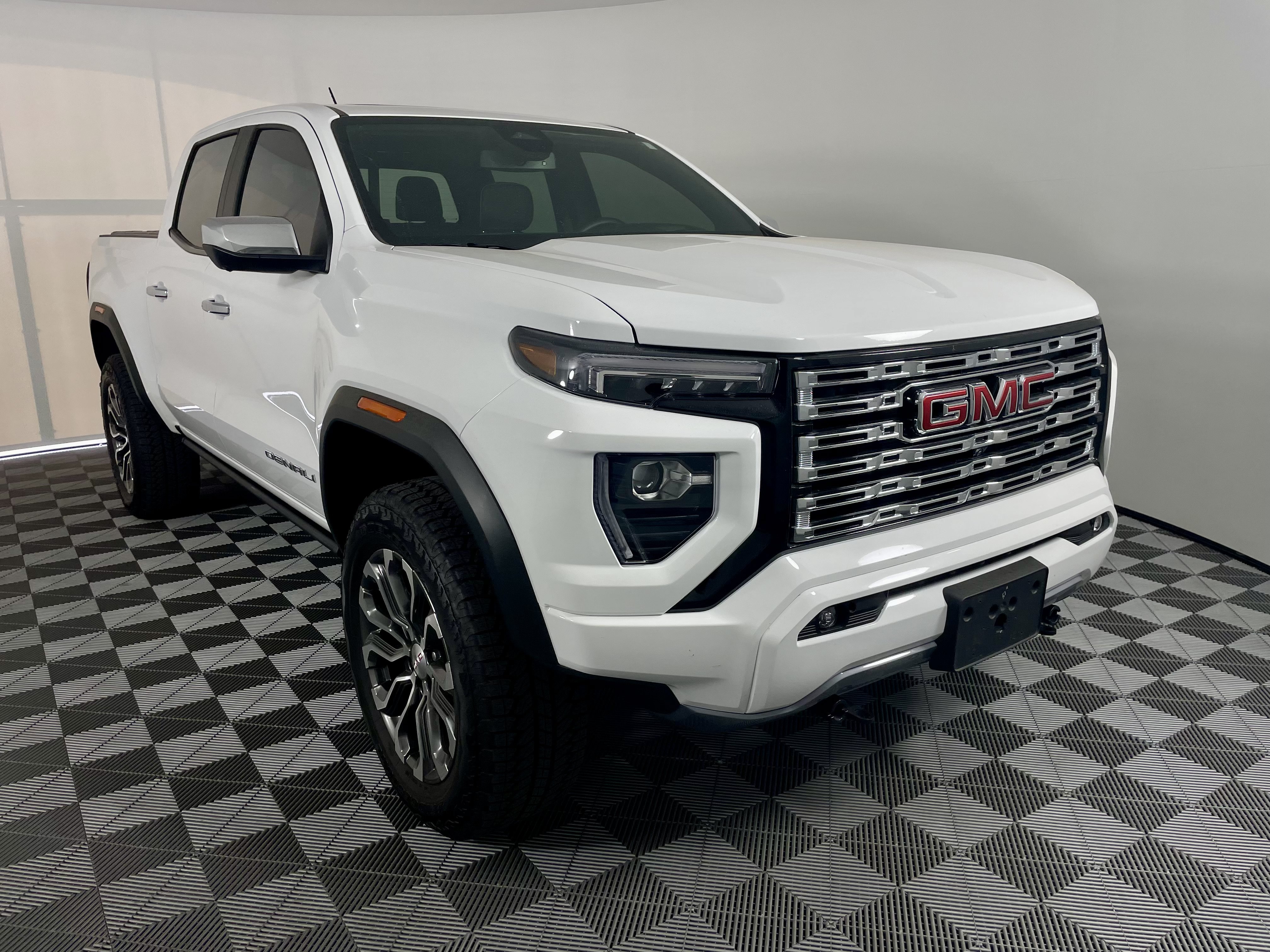 Used 2026 GMC Canyon Denali AWD/4WD image 7