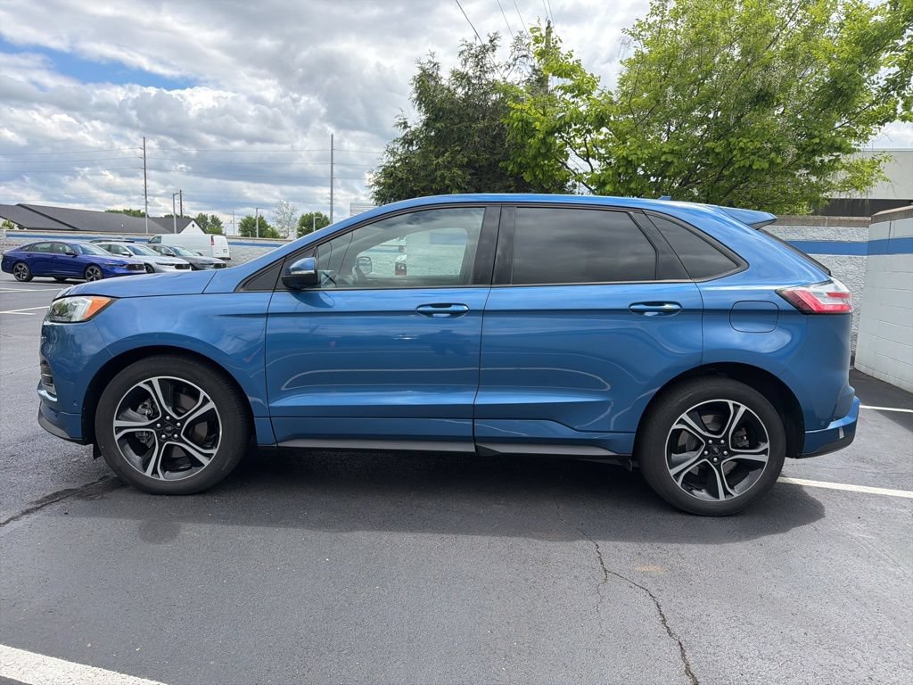 Used 2019 Ford Edge ST w/ Equipment Group 401A AWD/4WD image 2