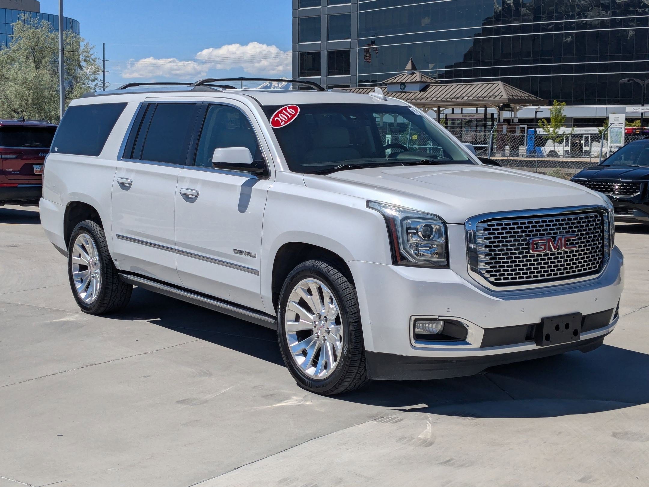 Used 2016 GMC Yukon XL Denali w/ Open Road Package AWD/4WD image 7