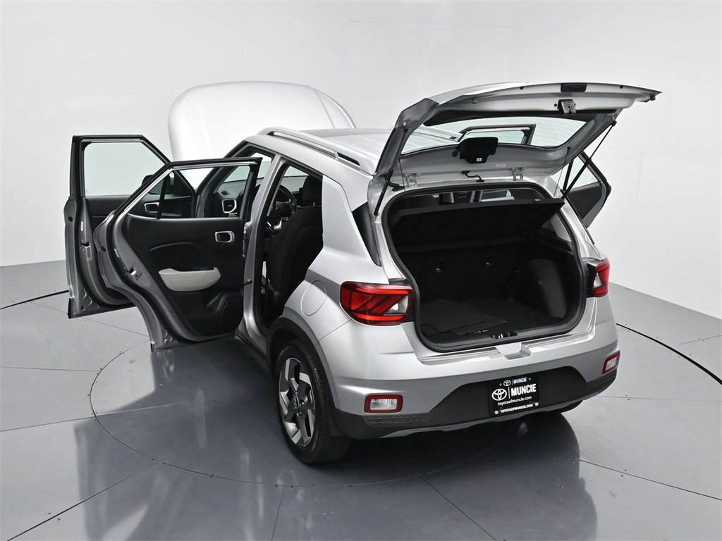Used 2023 Hyundai Venue SEL image 59