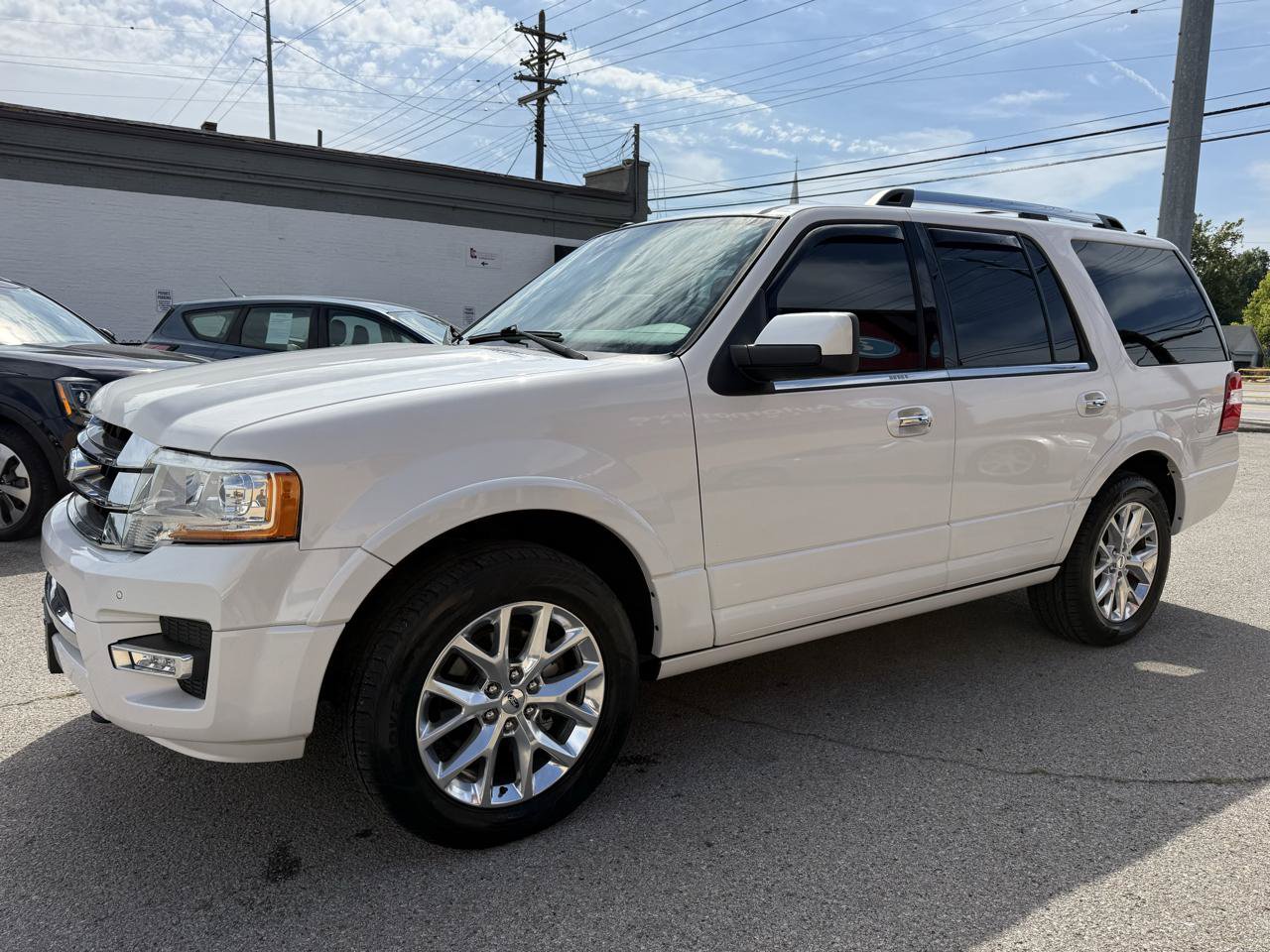 Used 2015 Ford Expedition Limited w/ Equipment Group 301A AWD/4WD image 2