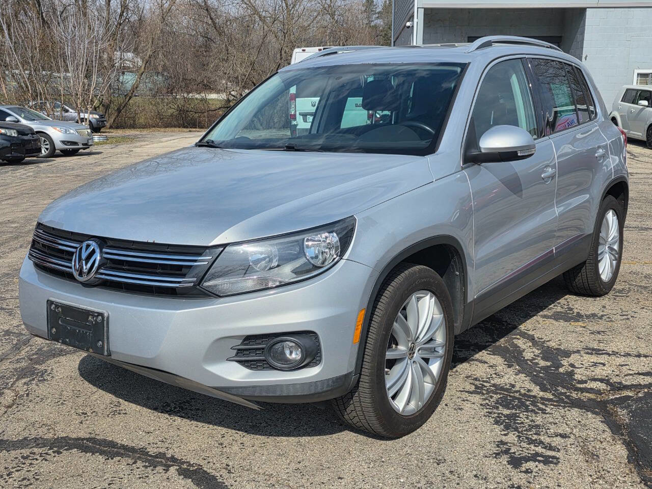 Used 2012 Volkswagen Tiguan SE FWD image 3