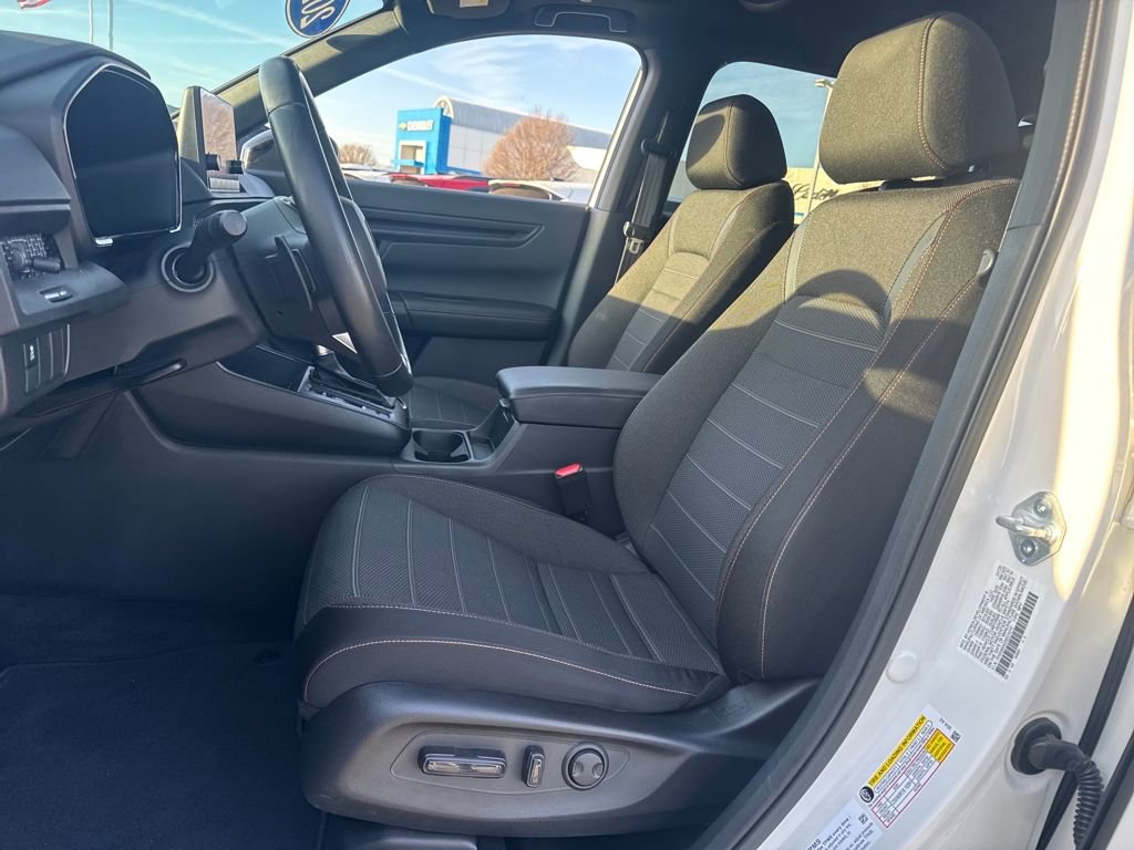 Used 2025 Honda CR-V Sport image 18