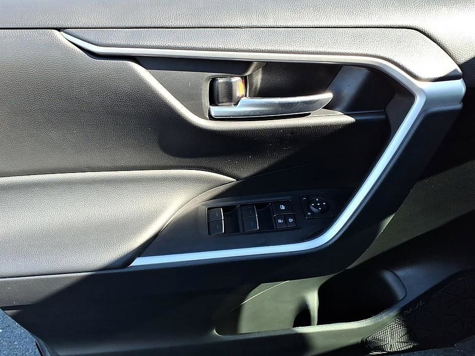 Used 2024 Toyota RAV4 XLE image 10