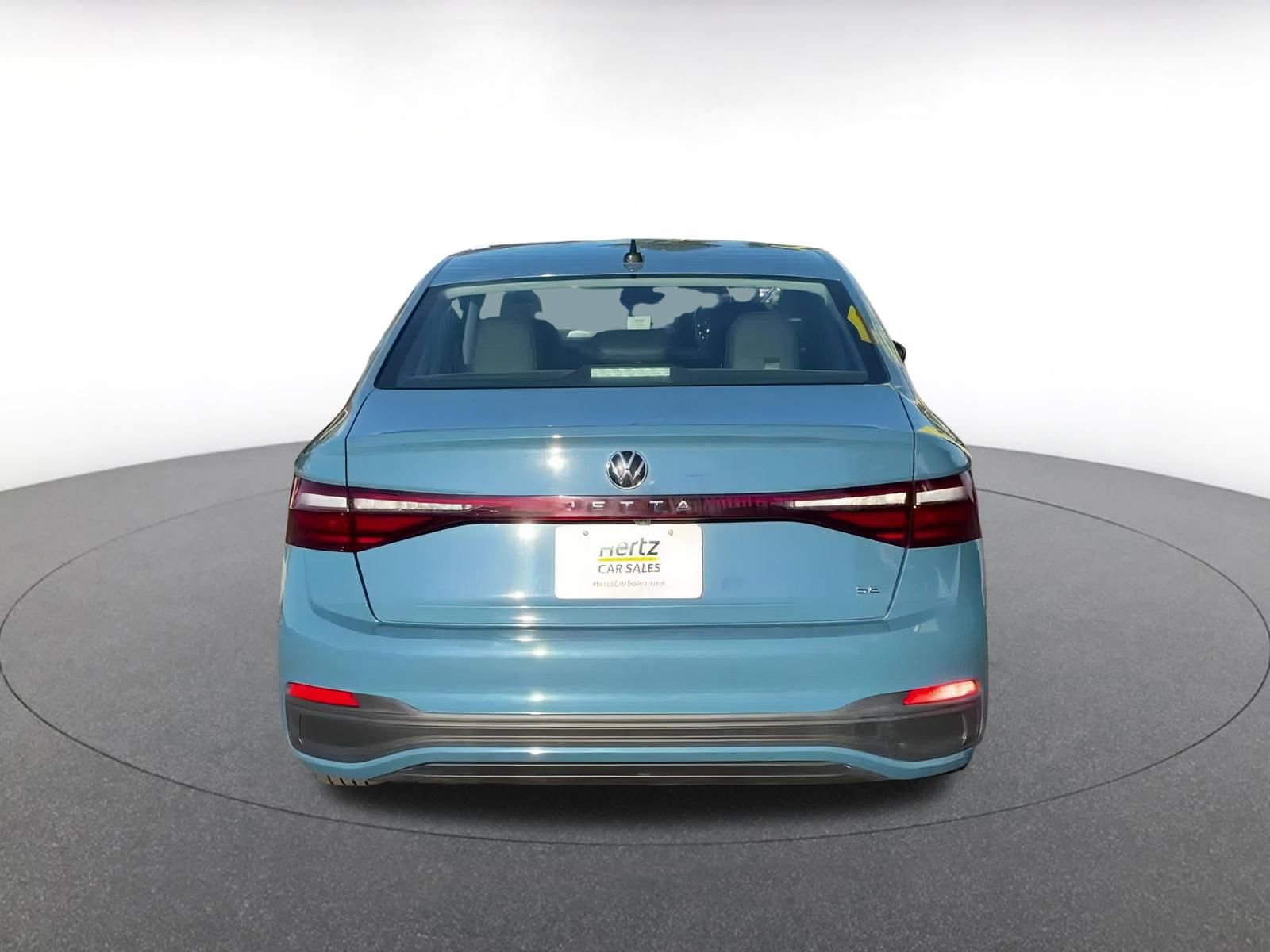 Used 2025 Volkswagen Jetta SE image 12