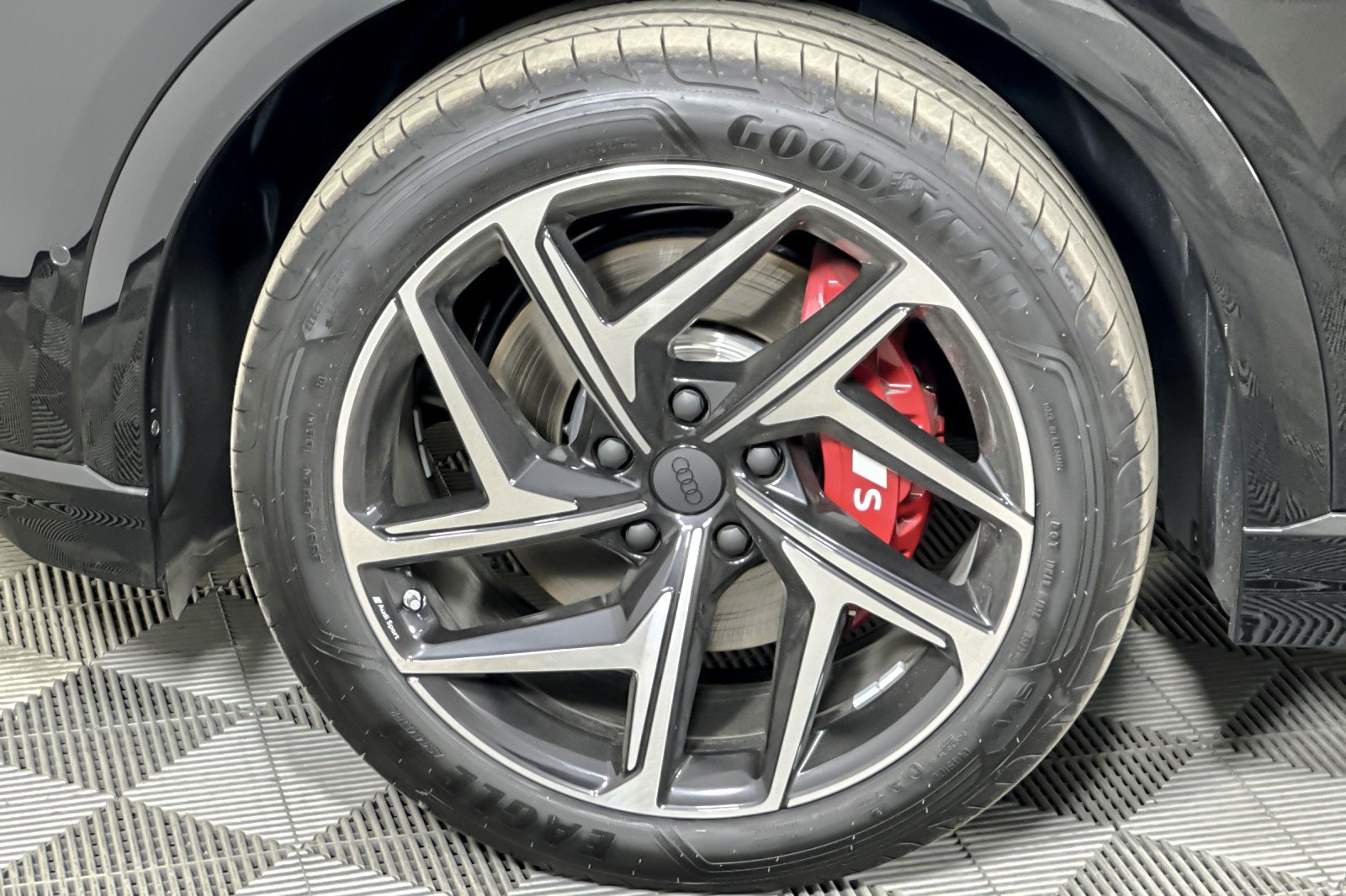 New 2027 Audi SQ6 e-tron Premium Plus AWD/4WD image 26