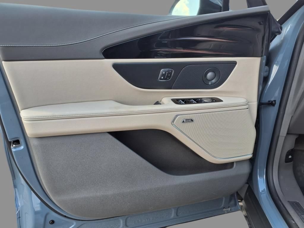 New 2025 Lincoln Nautilus Reserve w/ Jet Appearance Package AWD/4WD image 14