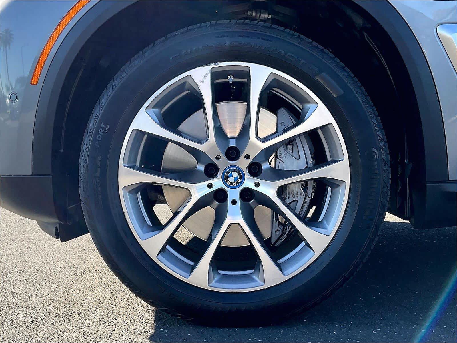 Used 2024 BMW X5 xDrive50e w/ Executive Package AWD/4WD image 9