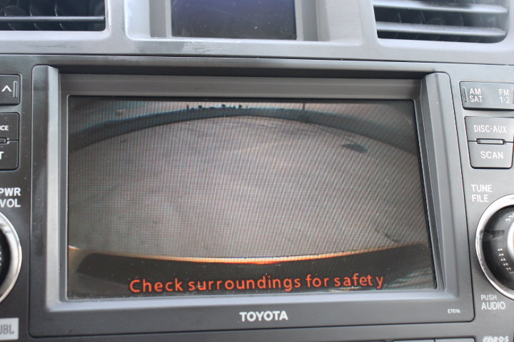 Used 2010 Toyota Highlander Limited FWD image 34