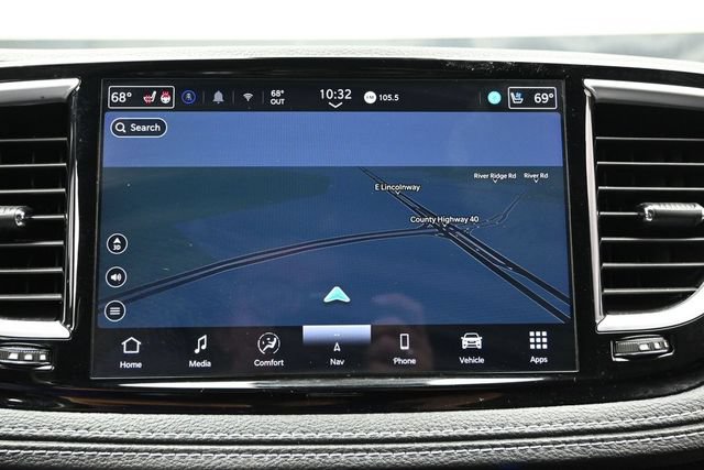 Used 2025 Chrysler Pacifica Limited FWD image 39