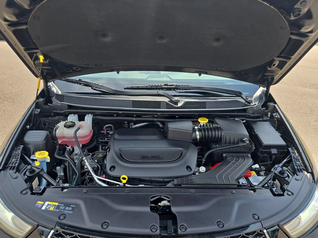 Used 2025 Chrysler Pacifica Select FWD image 34
