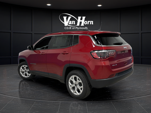 New 2025 Jeep Compass Latitude w/ Sun & Sound Group AWD/4WD image 3