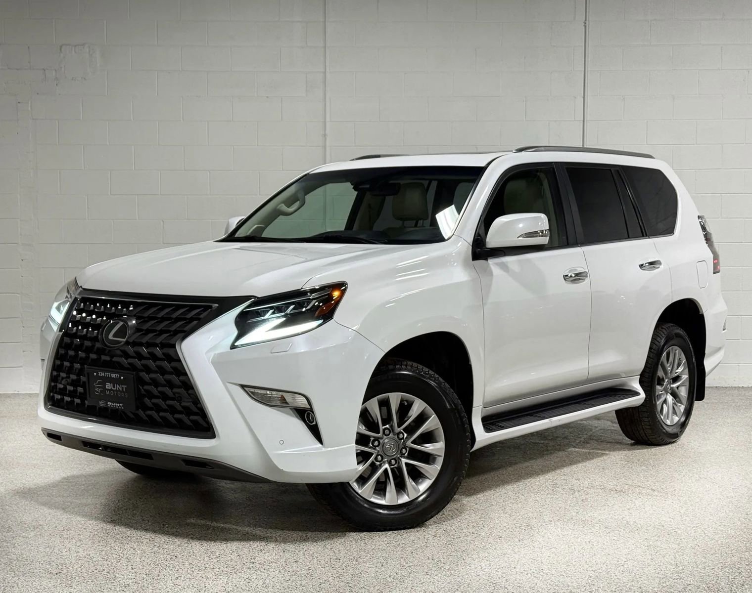 Used 2020 Lexus GX 460 Premium w/ Premium Package image 2