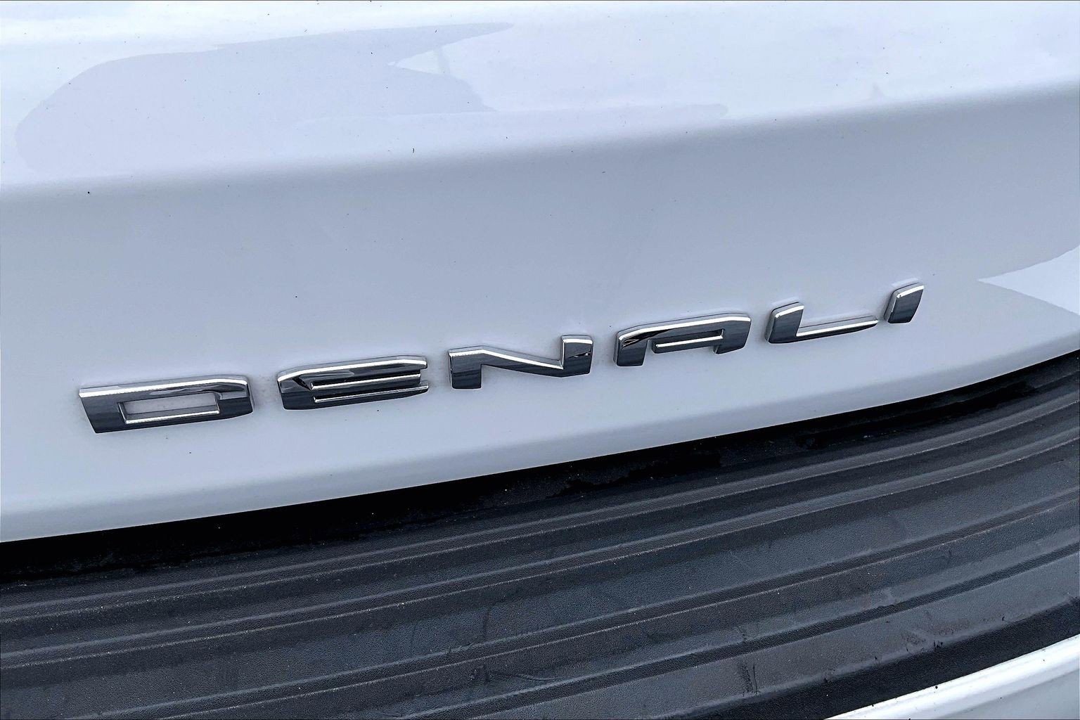 Certified 2024 GMC Yukon Denali RWD image 5