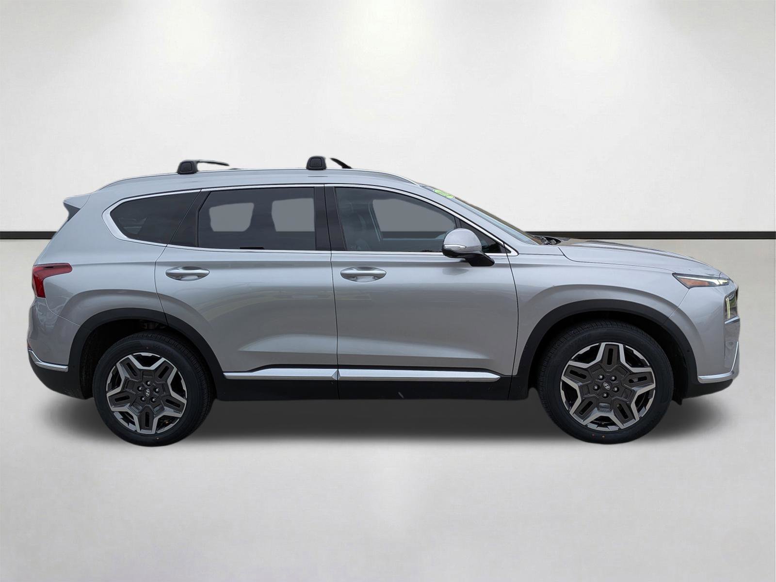 Used 2022 Hyundai Santa Fe Limited FWD image 3