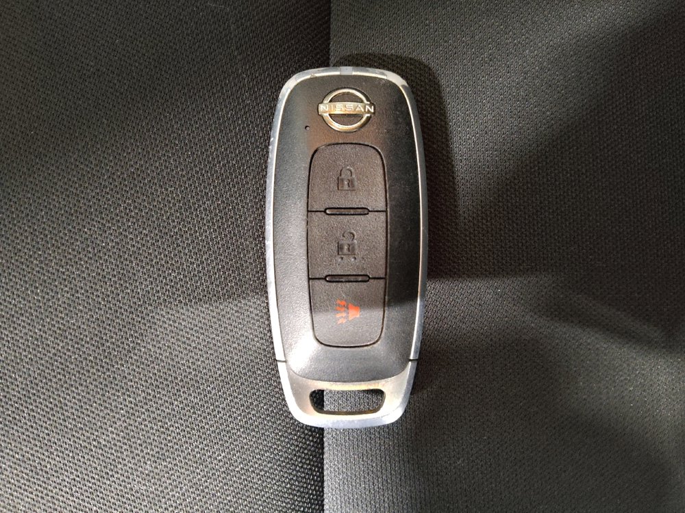 Used 2023 Nissan Rogue S image 32