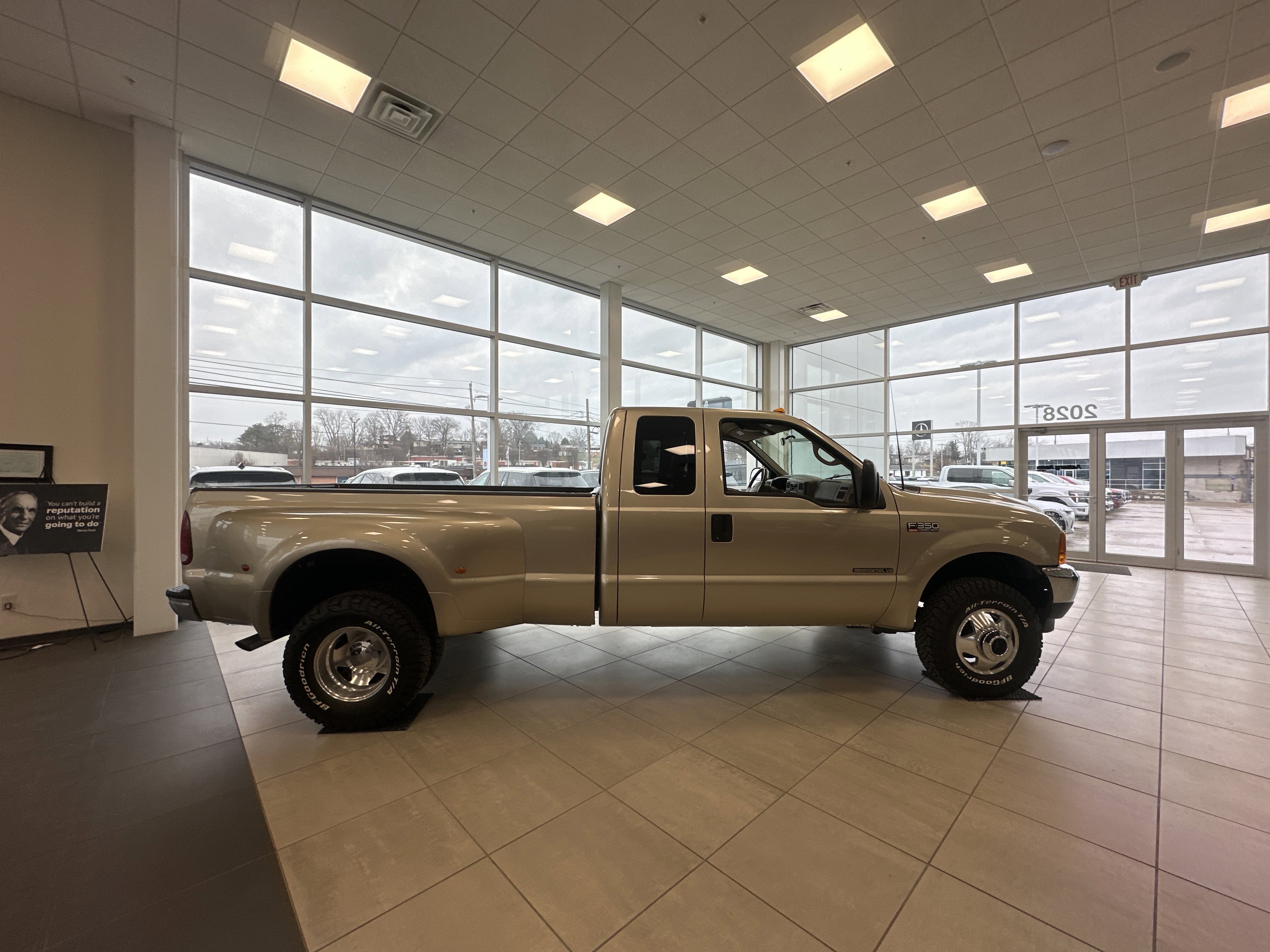 Used 2001 Ford F350 4x4 SuperCab DRW Super Duty image 8