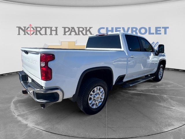 Used 2023 Chevrolet Silverado 2500 LT w/ Convenience Package AWD/4WD image 3