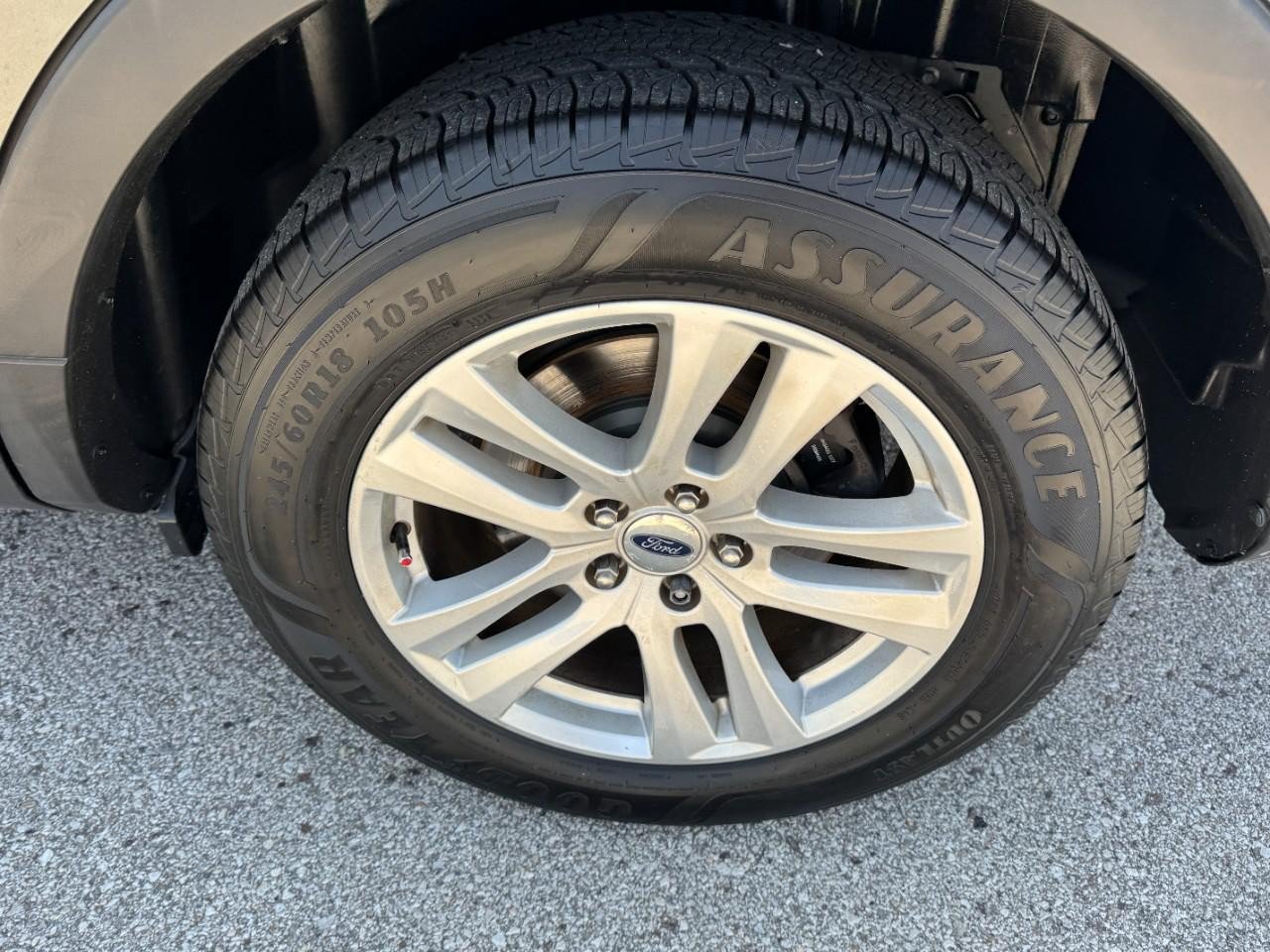 Used 2018 Ford Explorer XLT w/ Equipment Group 202A FWD image 7