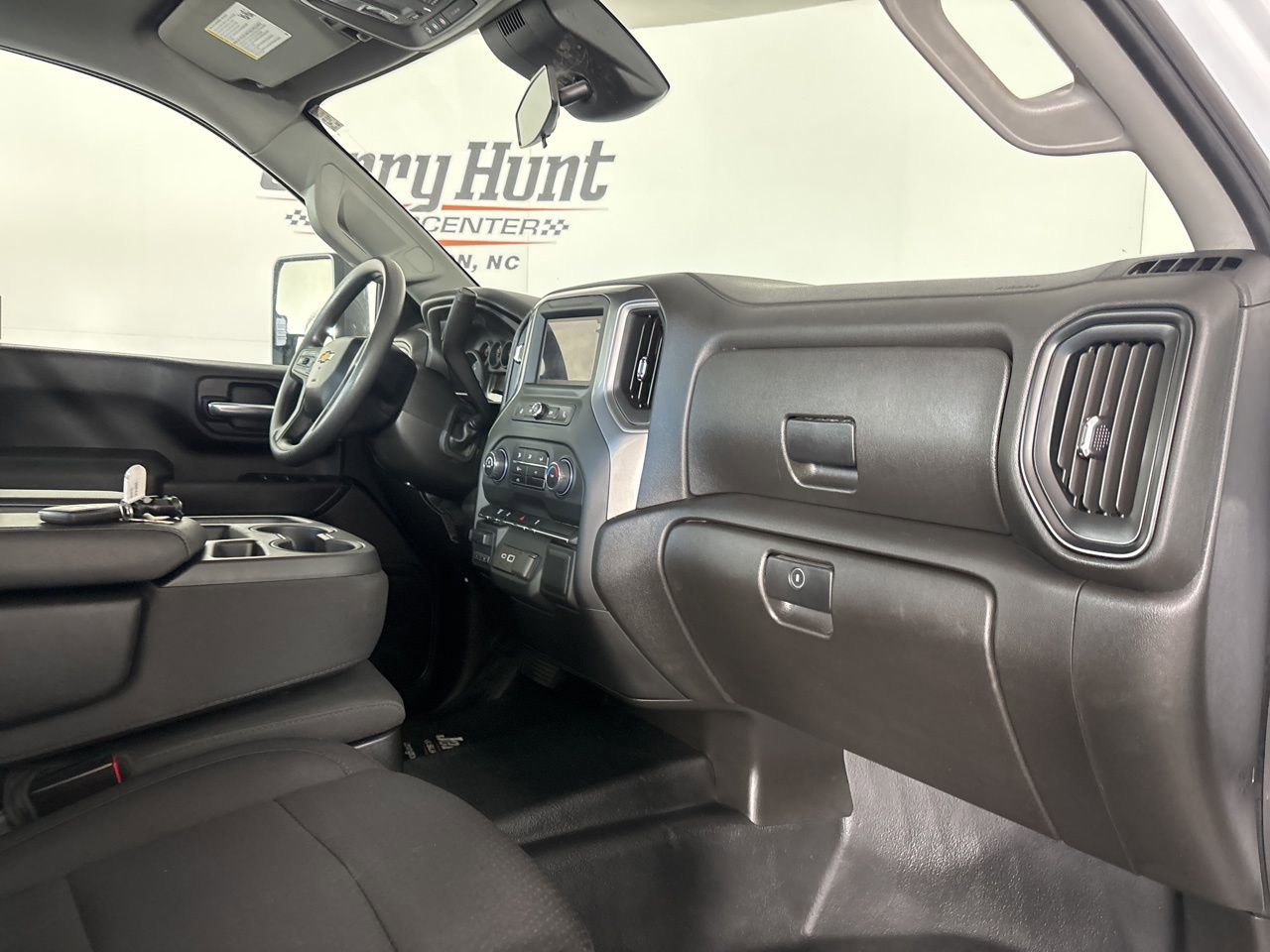 Used 2025 Chevrolet Silverado 3500 W/T image 27