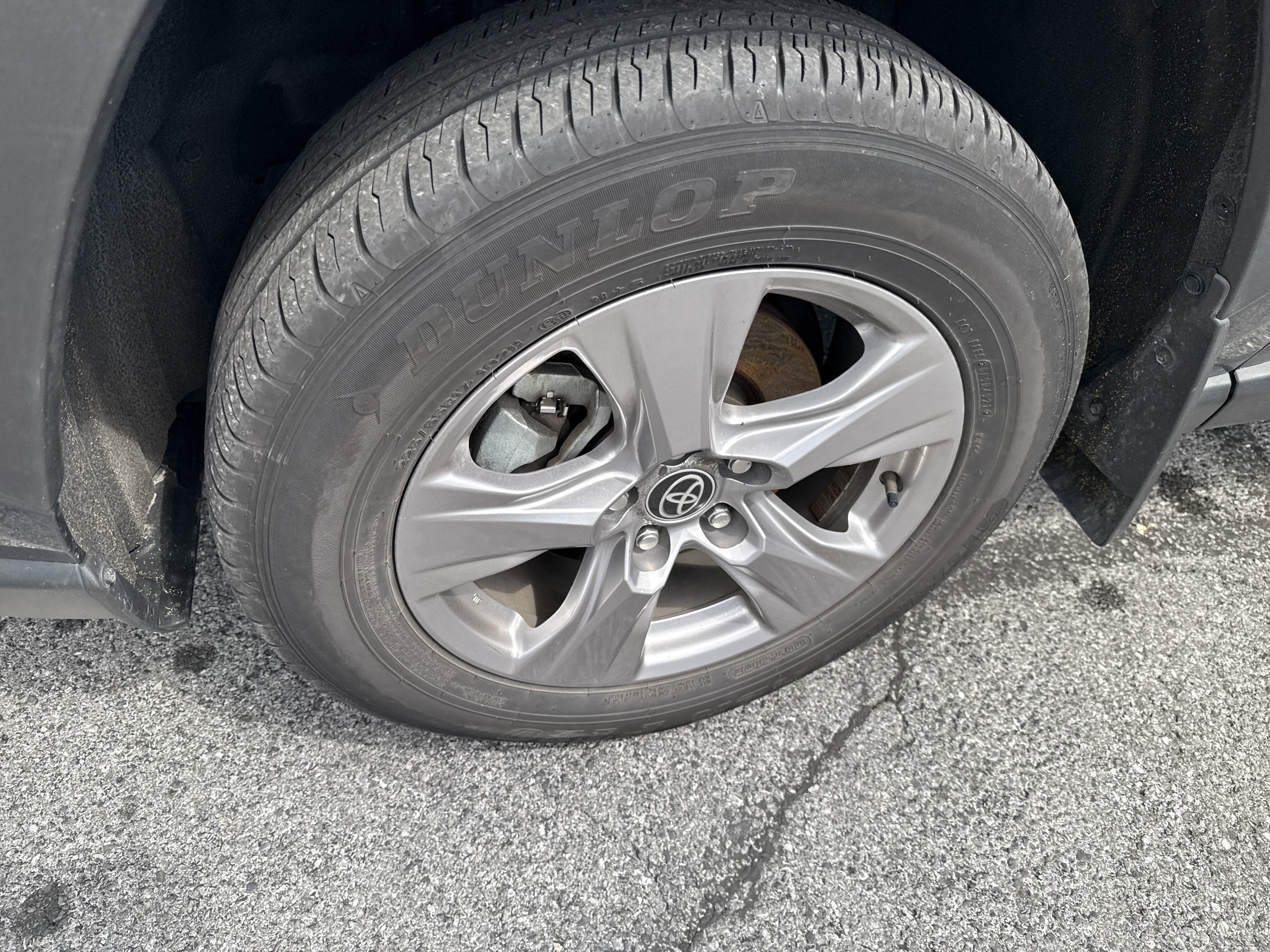 Used 2022 Toyota RAV4 XLE image 3