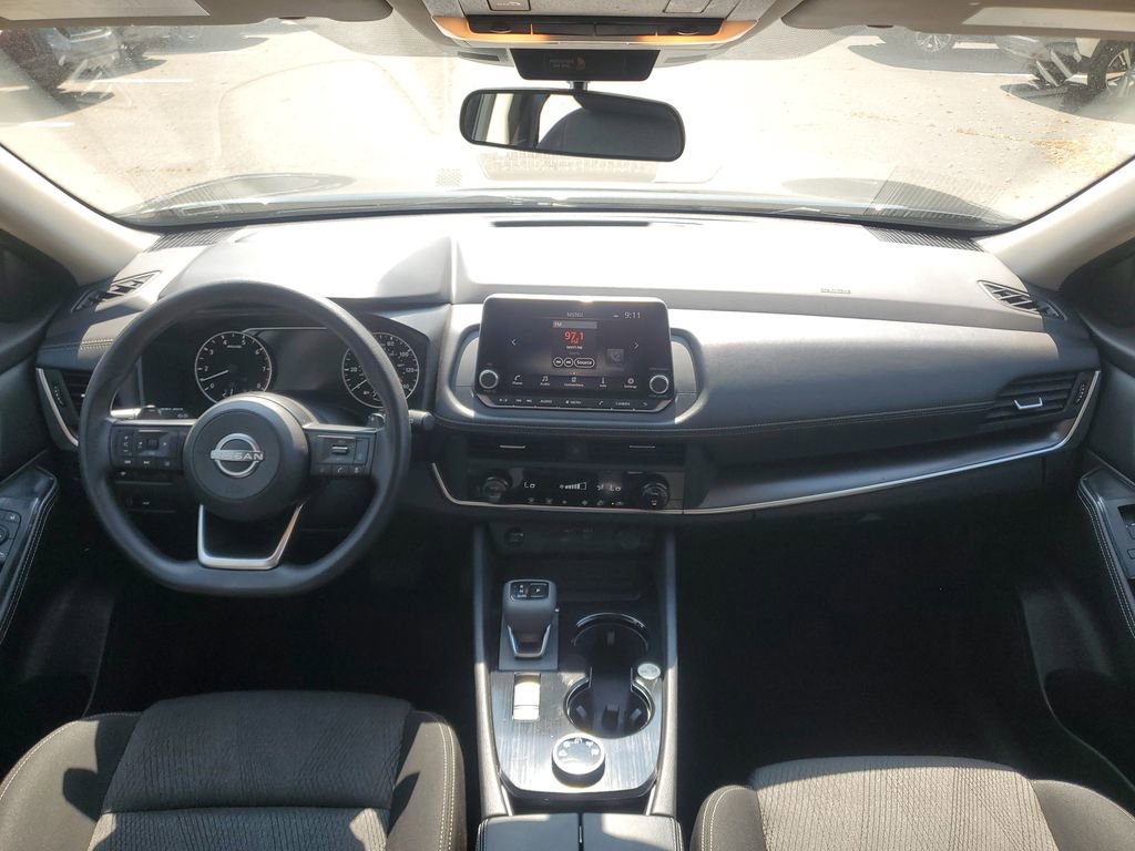 Used 2024 Nissan Rogue SV image 25