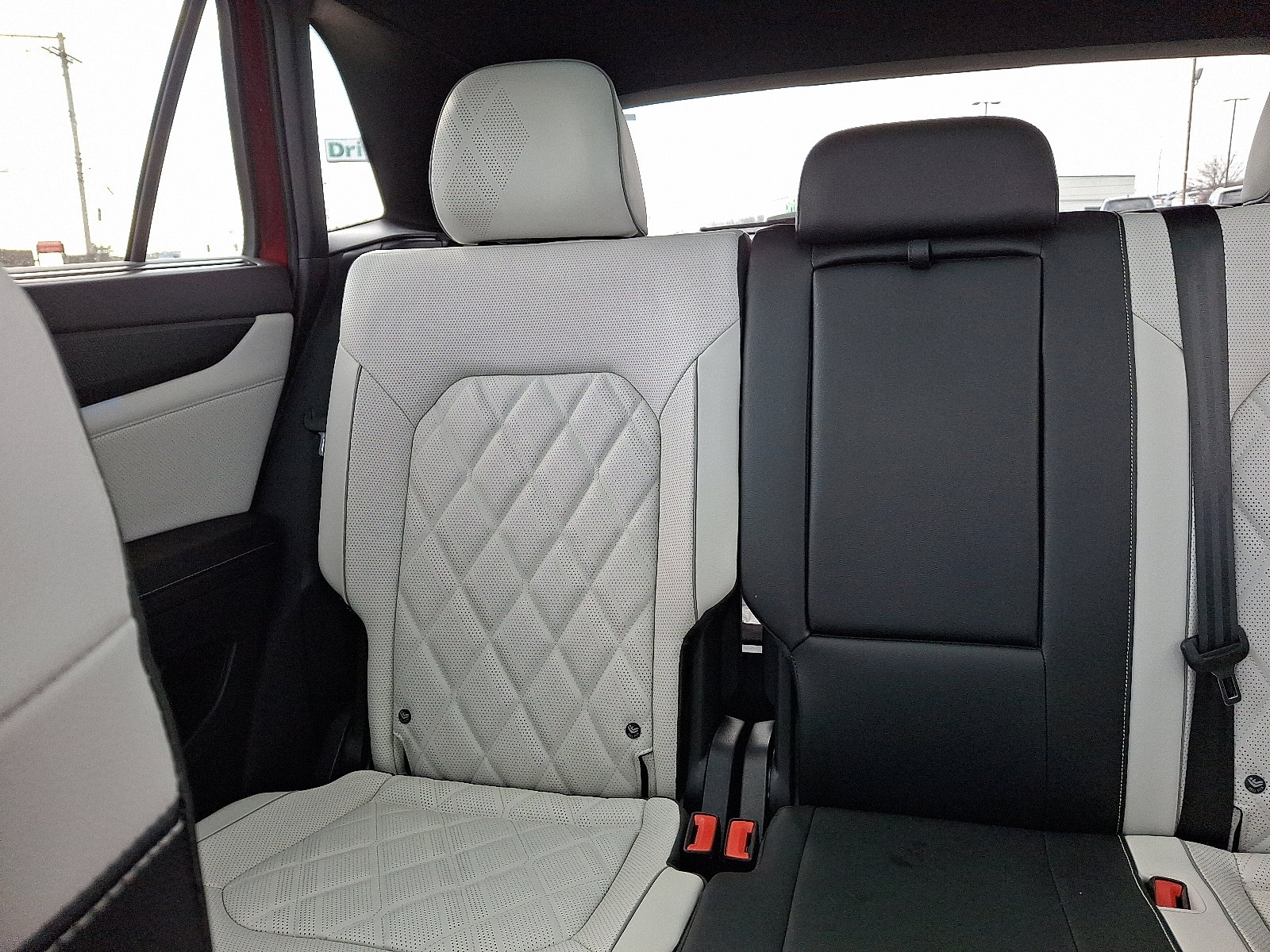 Used 2025 Volkswagen Atlas Cross Sport SEL Premium R-Line image 14