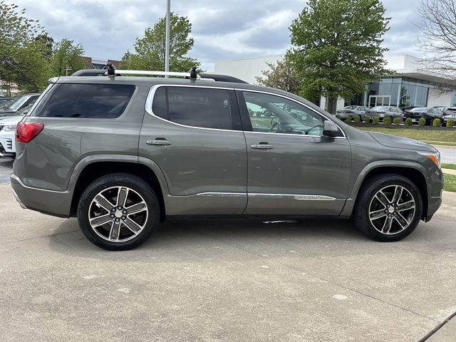 Used 2017 GMC Acadia Denali image 2