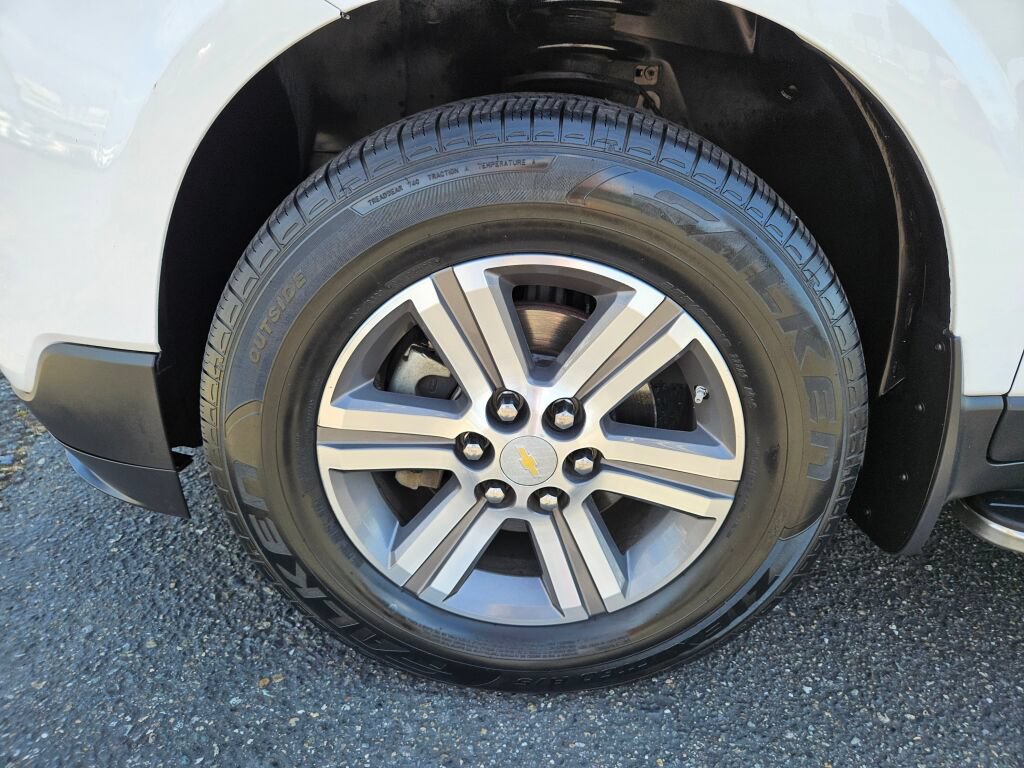 Used 2017 Chevrolet Traverse LT FWD image 8