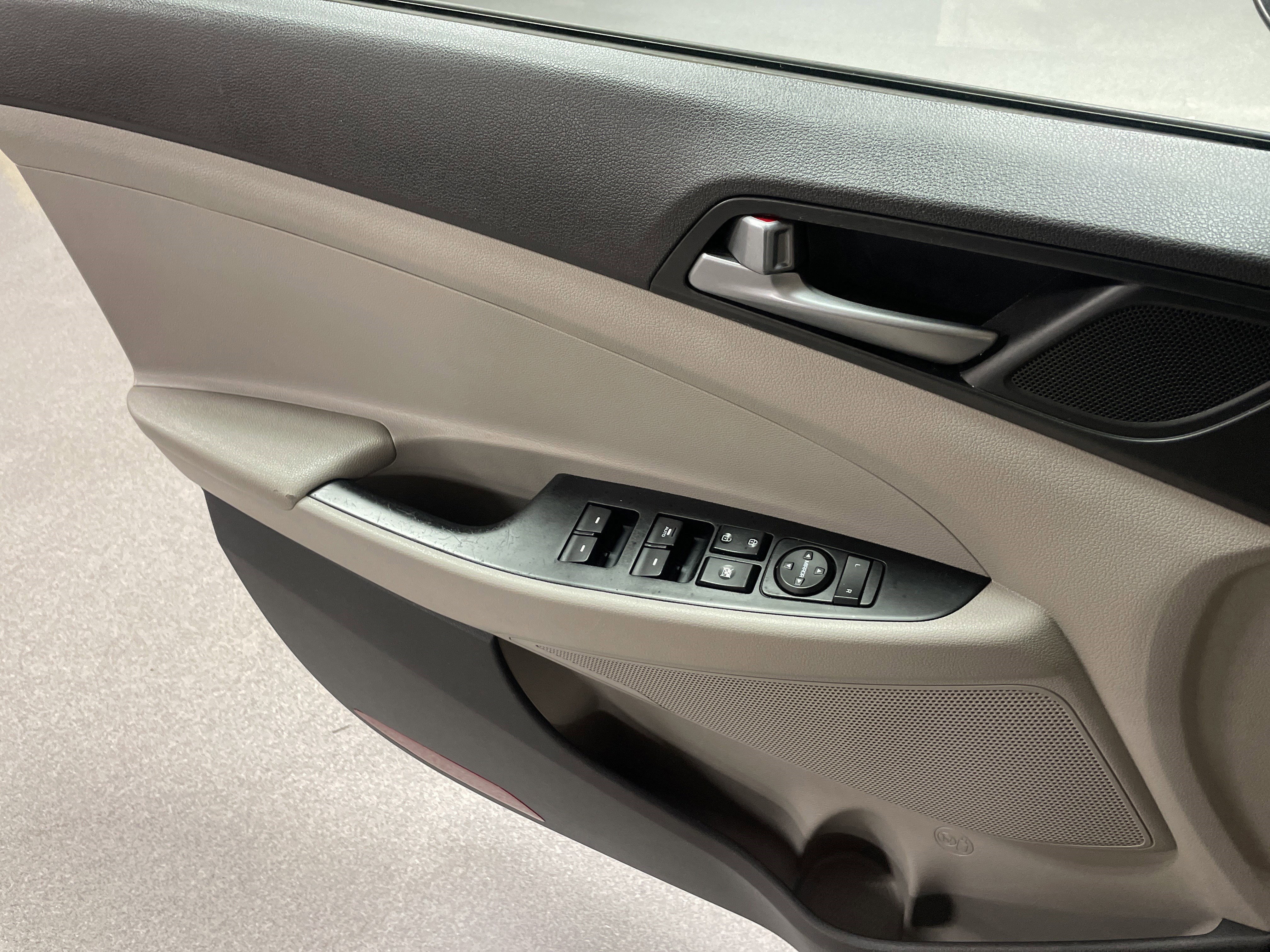 Used 2016 Hyundai Tucson SE w/ Option Group 02 FWD image 30