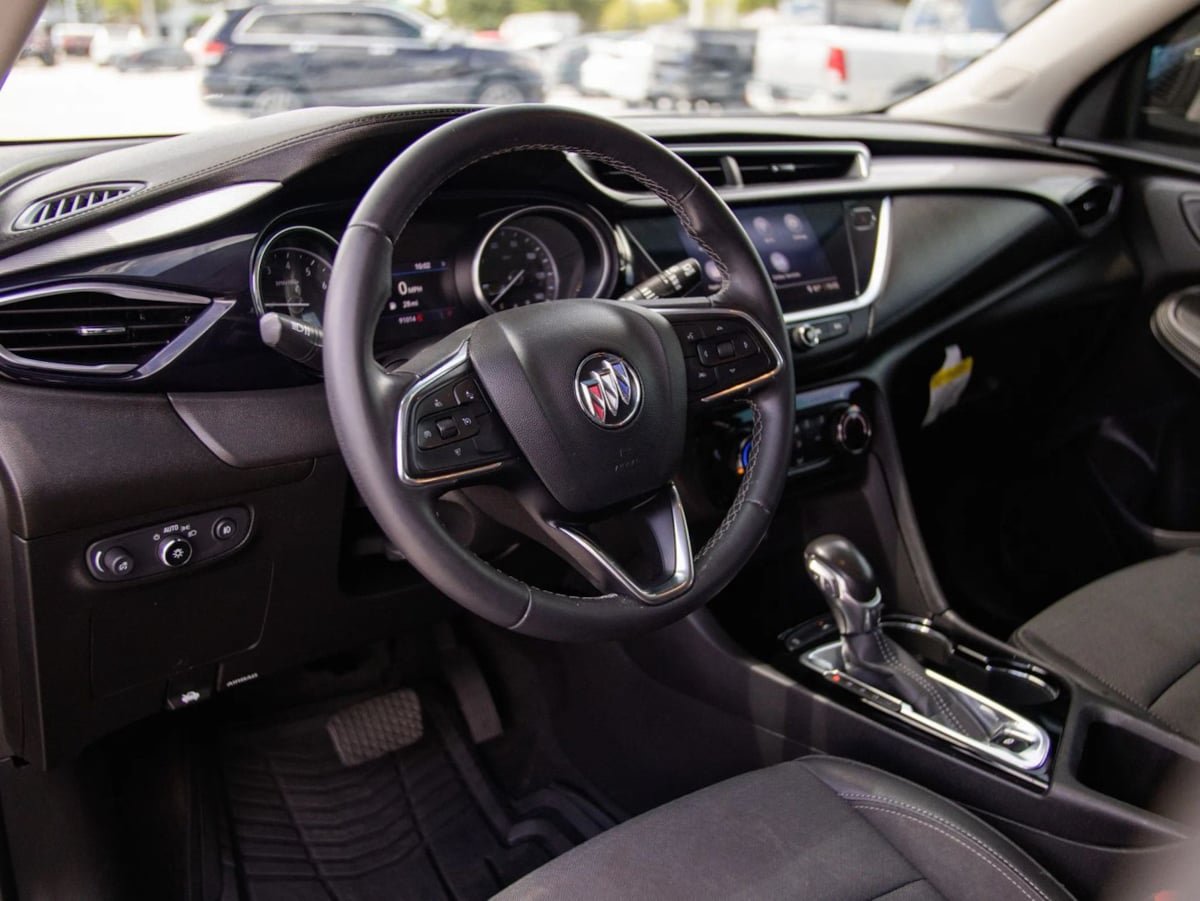 Used 2020 Buick Encore GX Preferred w/ Sport Touring Package FWD image 17