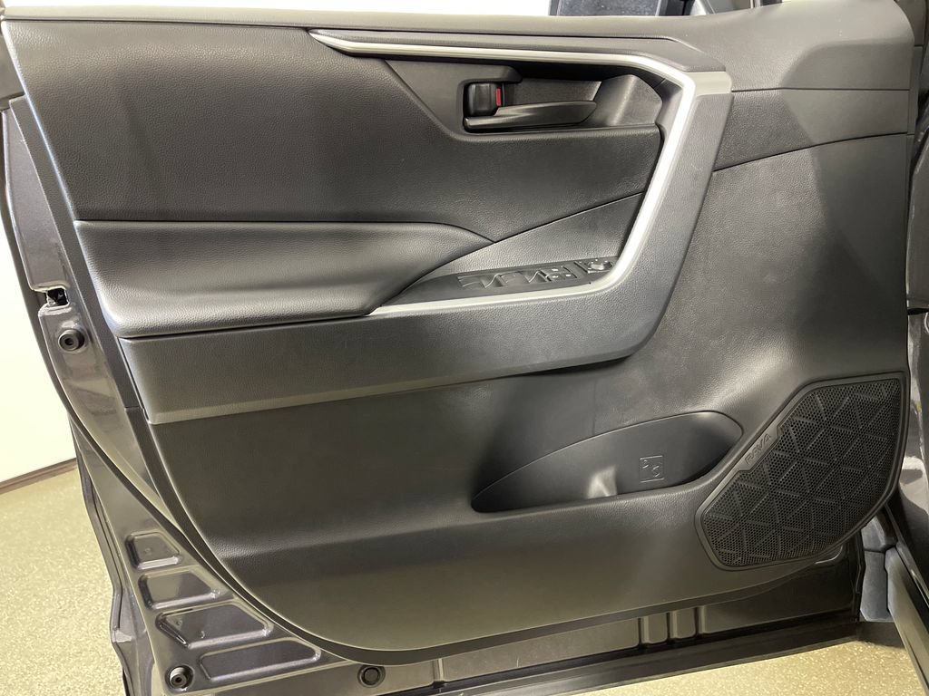 Certified 2025 Toyota RAV4 LE FWD image 17