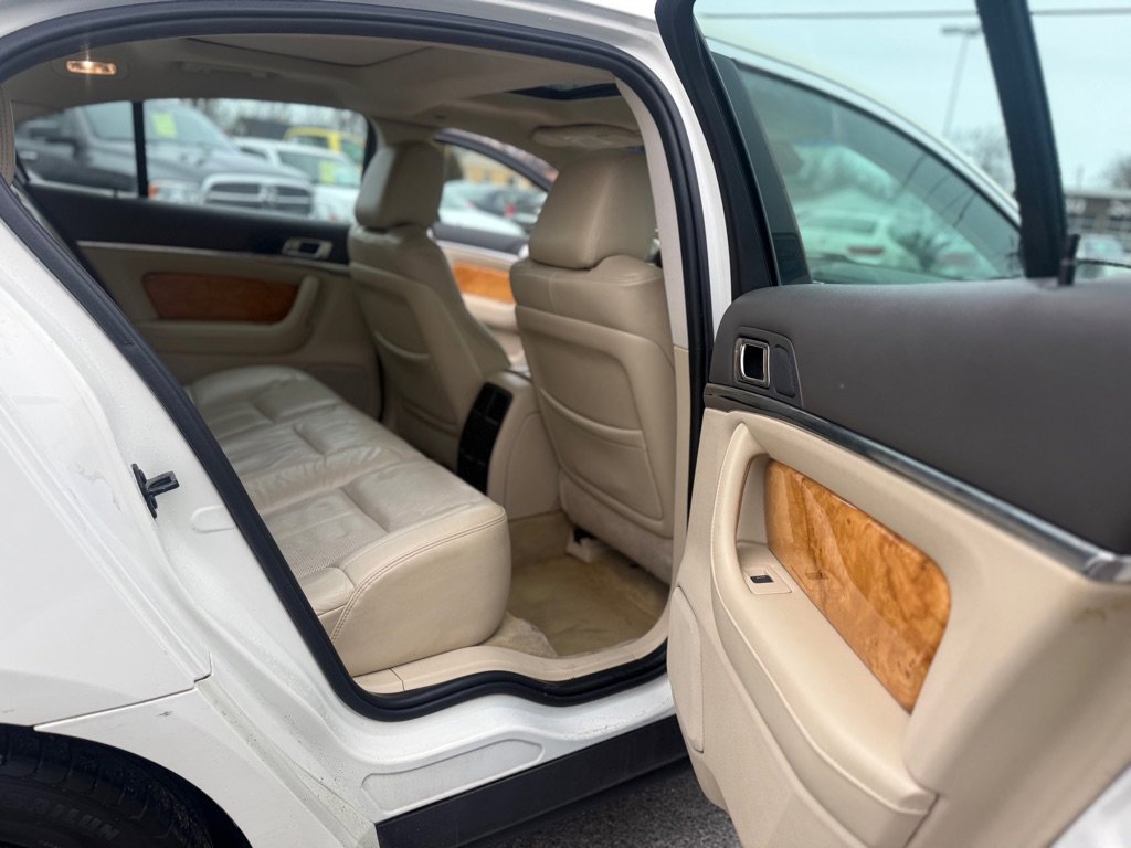 Used 2012 Lincoln MKS AWD image 12