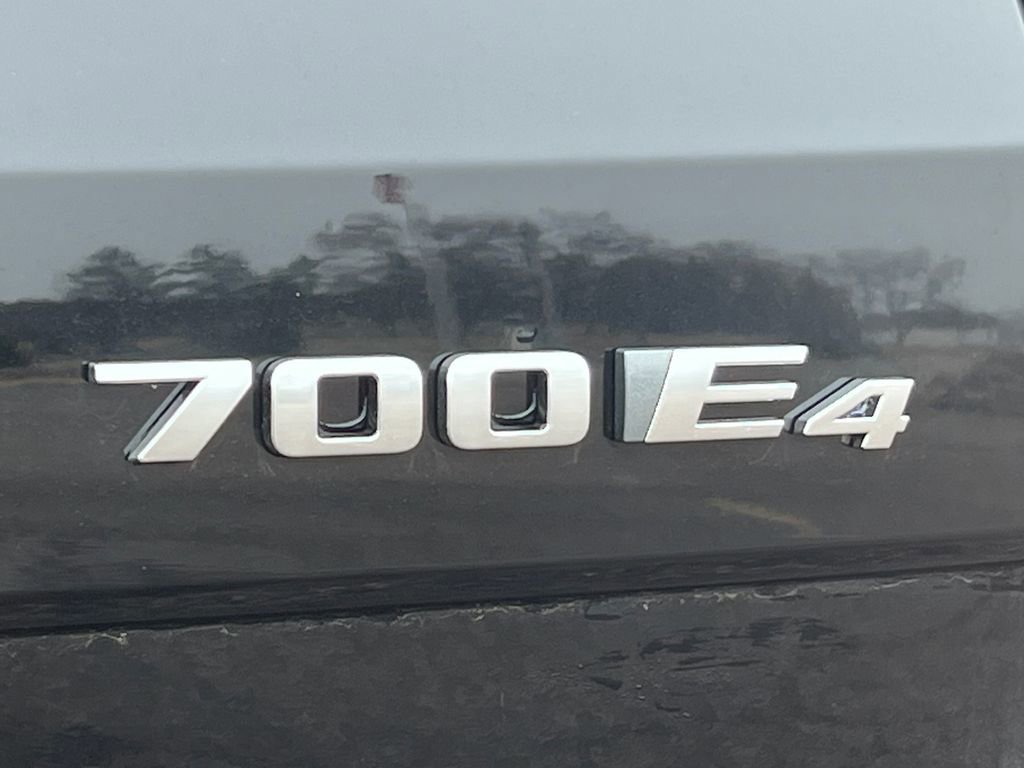 New 2026 Cadillac Optiq Luxury 1 image 7