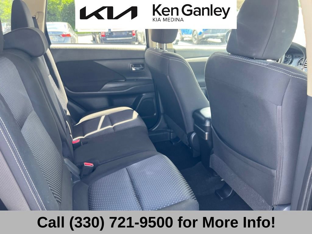 Used 2016 Mitsubishi Outlander SE AWD/4WD image 53