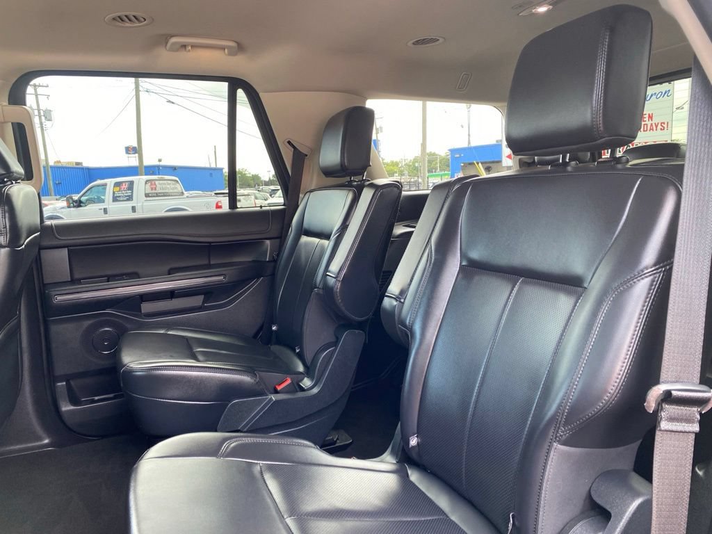 Used 2024 Ford Expedition XLT AWD/4WD image 16