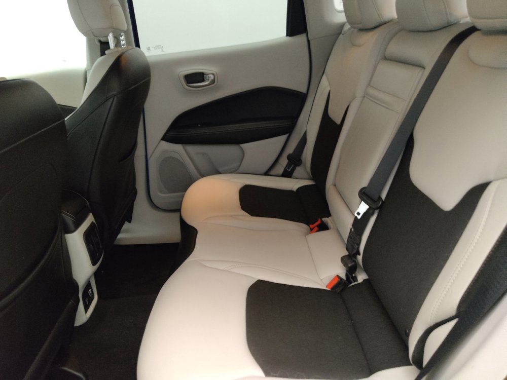 Used 2018 Jeep Compass Latitude w/ Popular Equipment Group FWD image 18