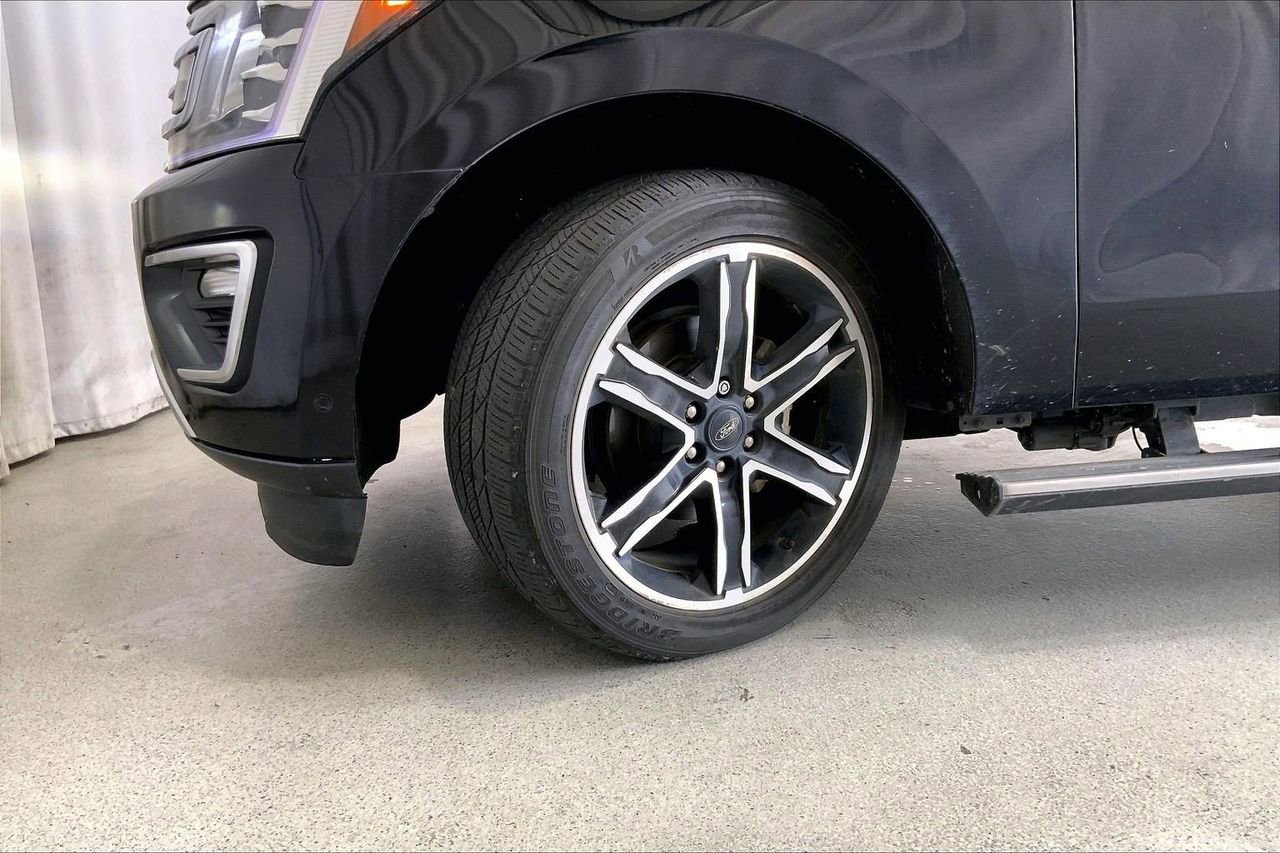 Used 2019 Ford Expedition Limited w/ Texas Edition Package RWD image 20