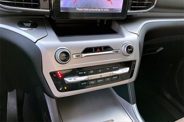 Used 2022 Ford Explorer XLT w/ Equipment Group 202A image 15